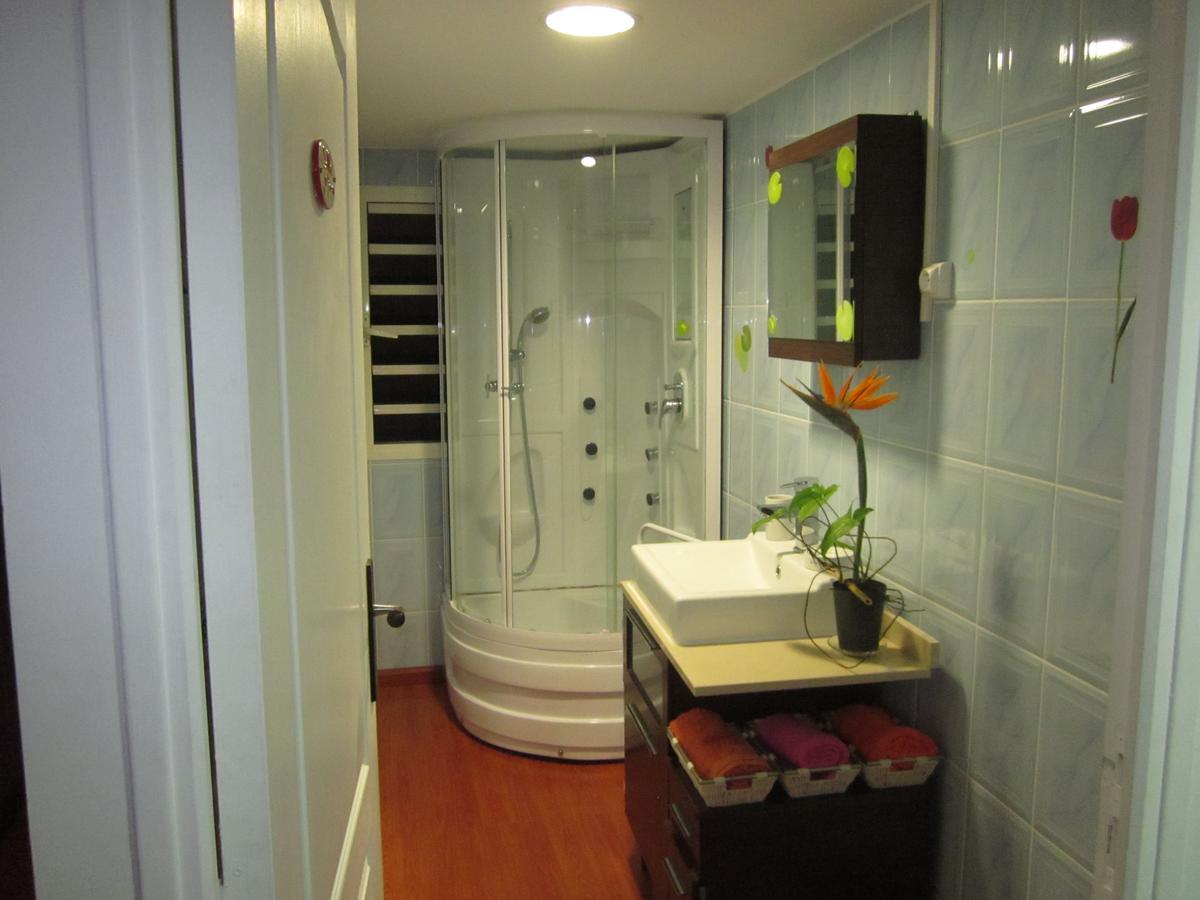 Le Colibri Bed & Breakfast Le Dix-Septieme Exterior photo